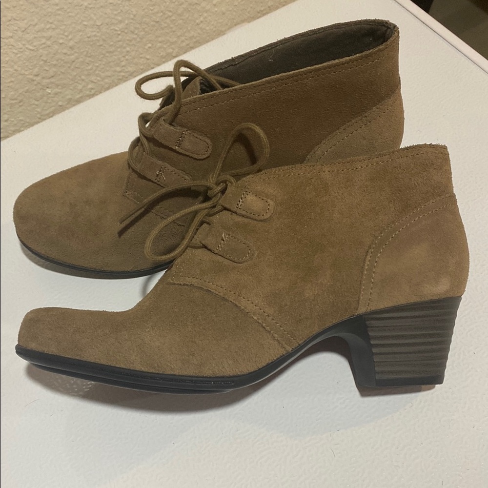 Clark’s Women's Suede Ankle Boots - Taupe